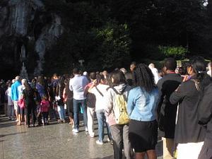 AOBR 2015 08 12 AU 16 LOURDES 2 PROCESSIONS MESSES CHEMINS DE CROIX (38)